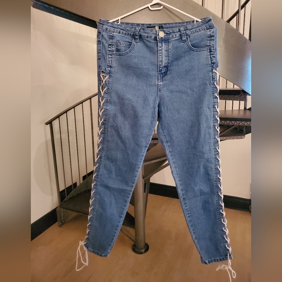 Boohoo Lace Up Jeans Size 10 - Picture 1 of 5